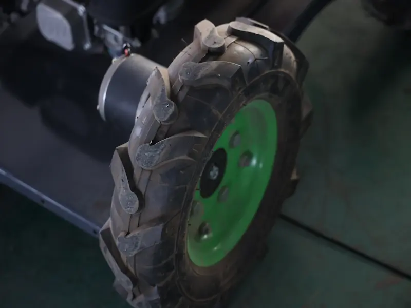 LH550-7-durable-tires