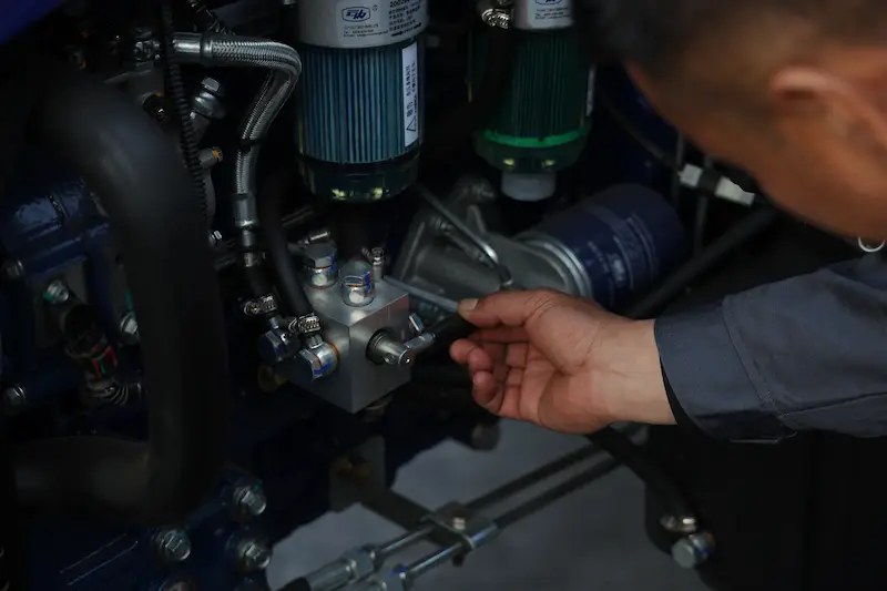 Tractor-with-Yunnei-YN38NKF4-engine