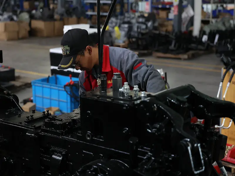 tractor-assemble-machines